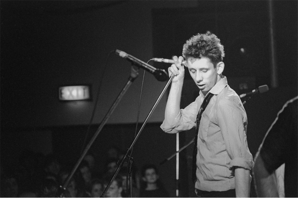 Crock of Gold Bebiendo con Shane MacGowan