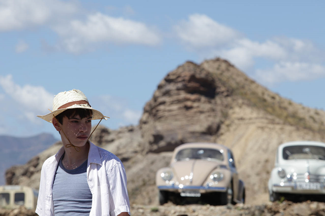 Vivir es fácil con los ojos cerrados